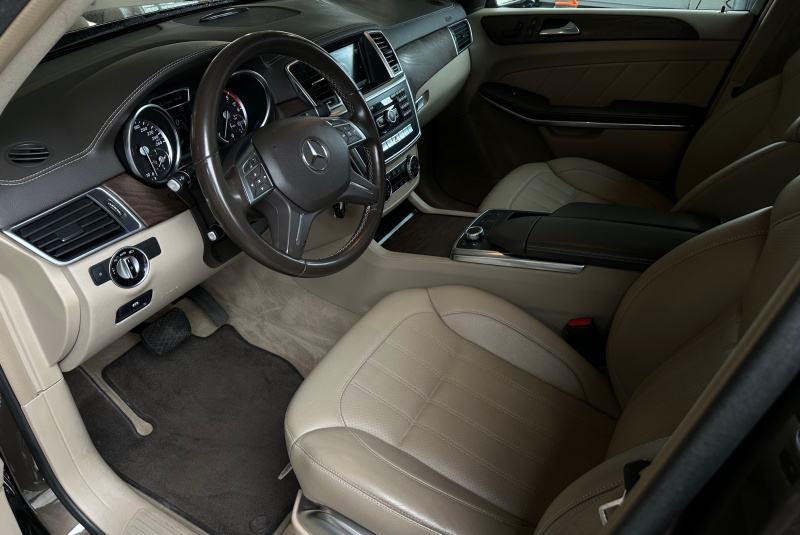  Ponuka vozidiel / Mercedes-Benz GL 350 CDI BlueTEC 4MATIC - video