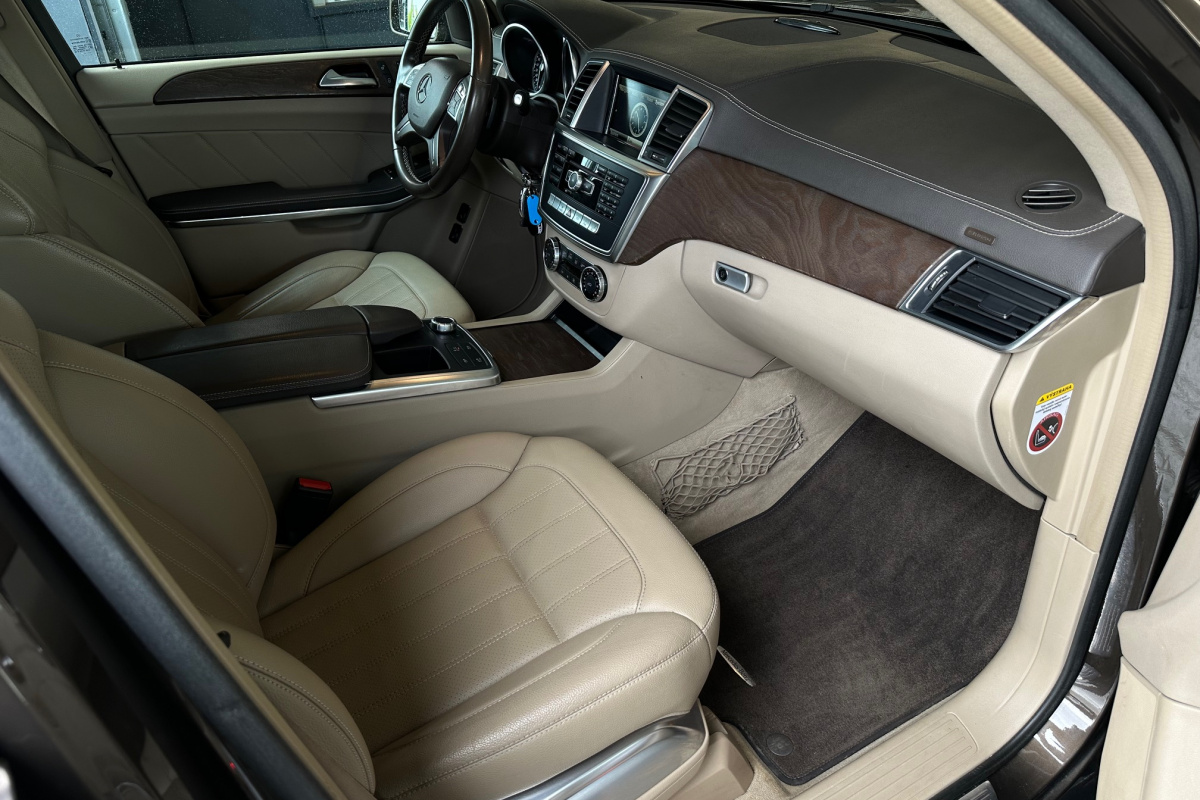 Ponuka vozidiel / Mercedes-Benz GL 350 CDI BlueTEC 4MATIC - video