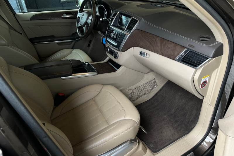  Ponuka vozidiel / Mercedes-Benz GL 350 CDI BlueTEC 4MATIC - video