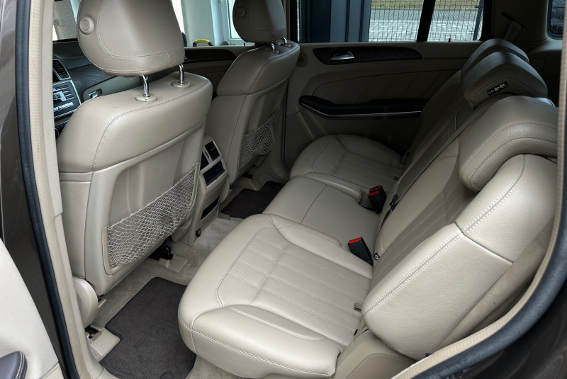  Ponuka vozidiel / Mercedes-Benz GL 350 CDI BlueTEC 4MATIC - video