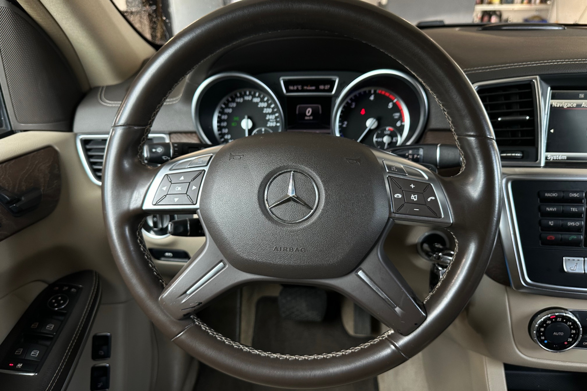 Ponuka vozidiel / Mercedes-Benz GL 350 CDI BlueTEC 4MATIC - video