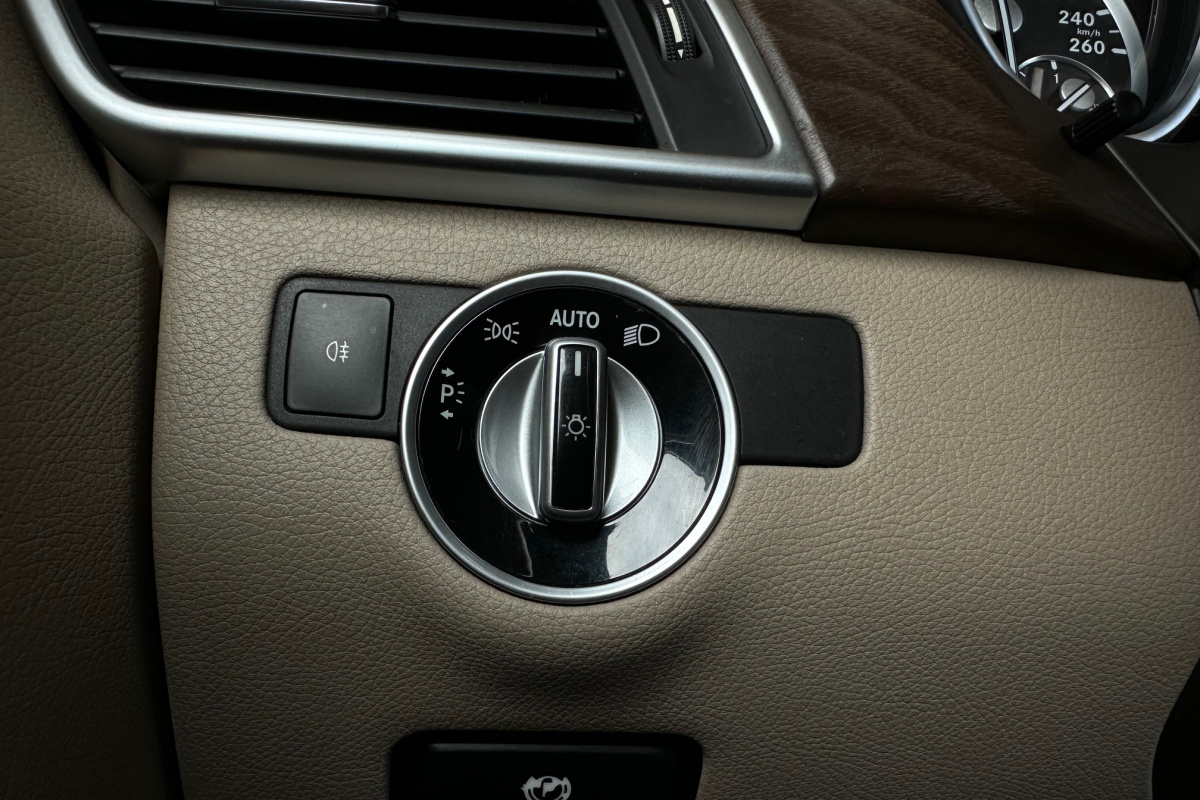 Ponuka vozidiel / Mercedes-Benz GL 350 CDI BlueTEC 4MATIC - video