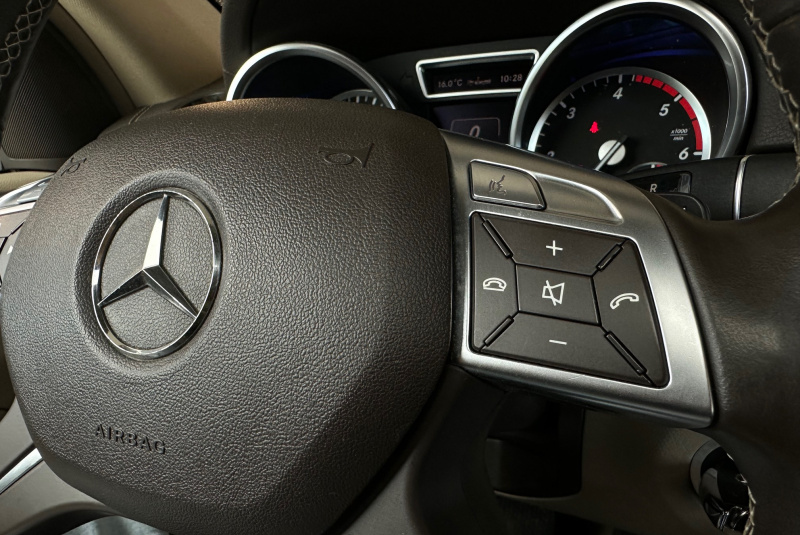  Ponuka vozidiel / Mercedes-Benz GL 350 CDI BlueTEC 4MATIC - video