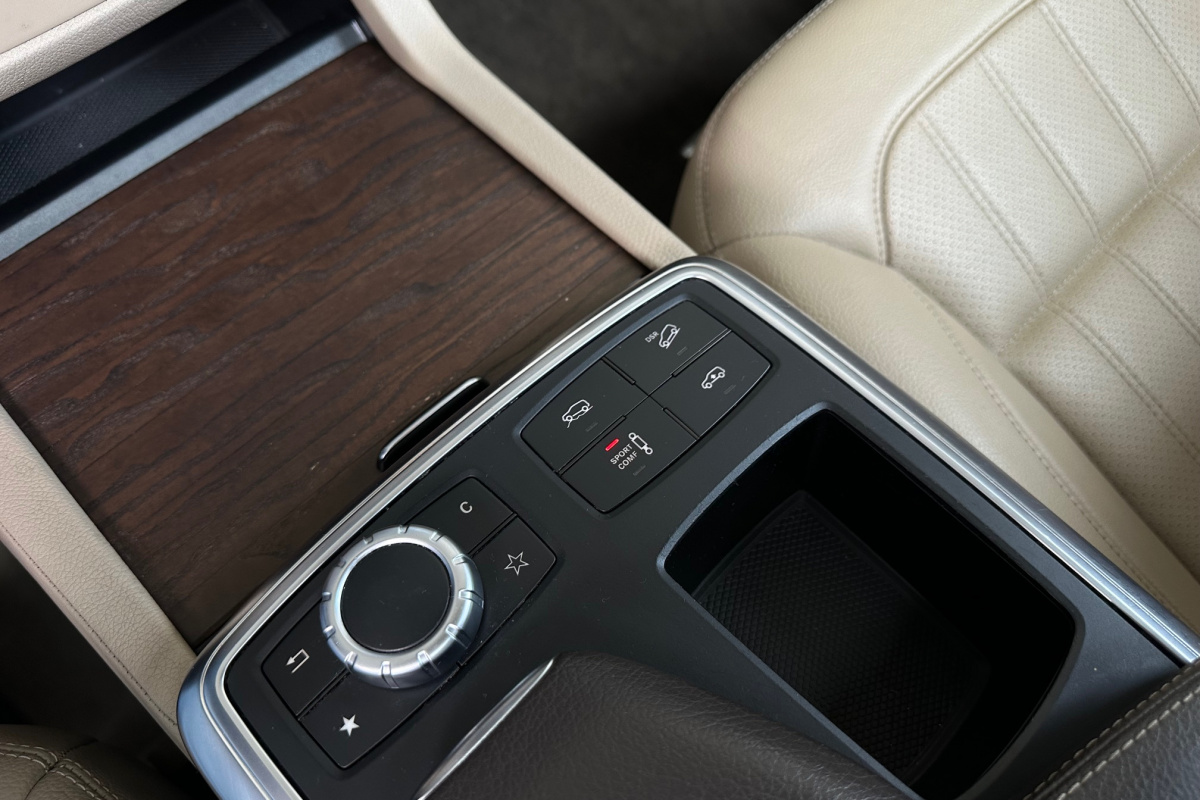 Ponuka vozidiel / Mercedes-Benz GL 350 CDI BlueTEC 4MATIC - video