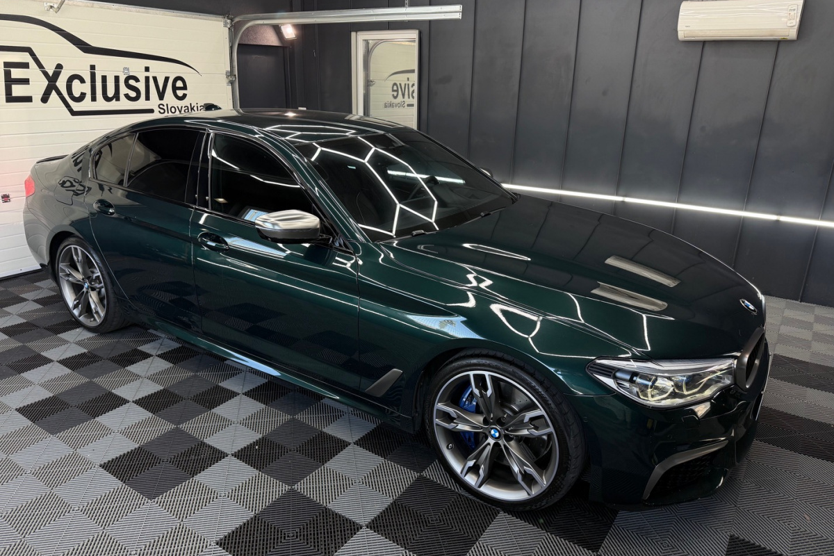 Ponuka vozidiel / BMW Rad 5 M550i xDrive A/T - video