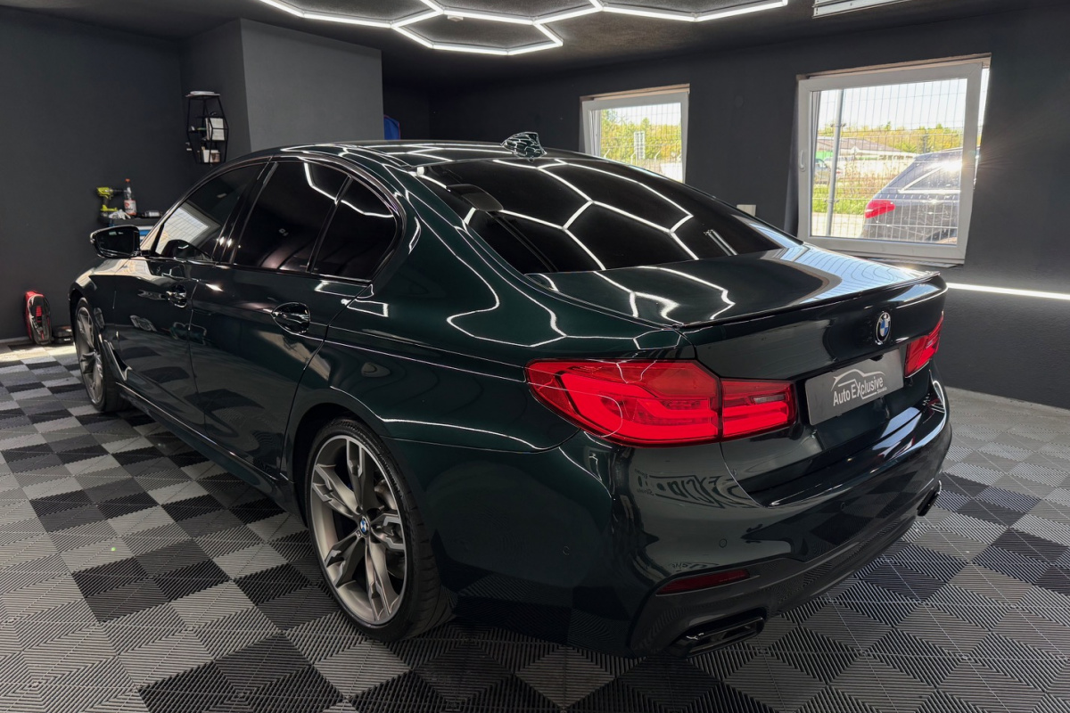 Ponuka vozidiel / BMW Rad 5 M550i xDrive A/T - video