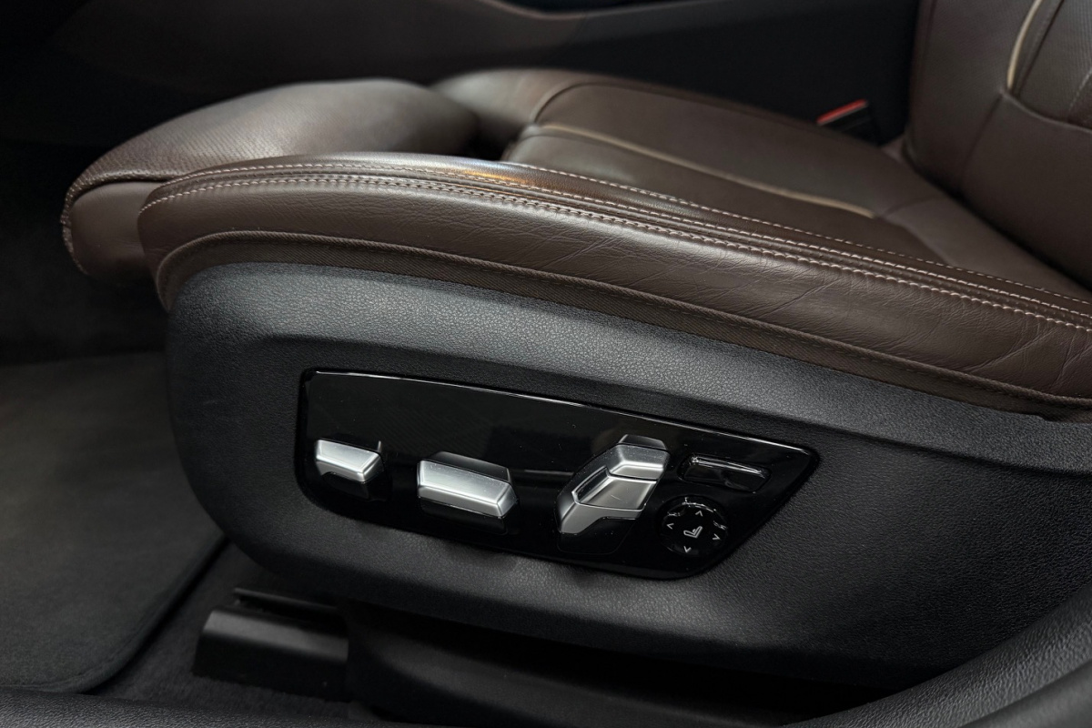 Ponuka vozidiel / BMW Rad 5 M550i xDrive A/T - video