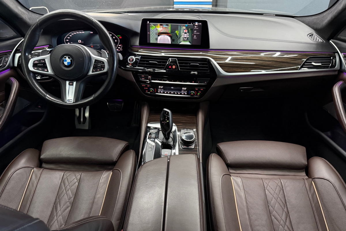 Ponuka vozidiel / BMW Rad 5 M550i xDrive A/T - video