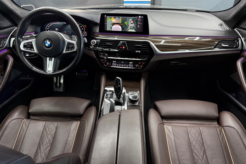  Ponuka vozidiel / BMW Rad 5 M550i xDrive A/T - video