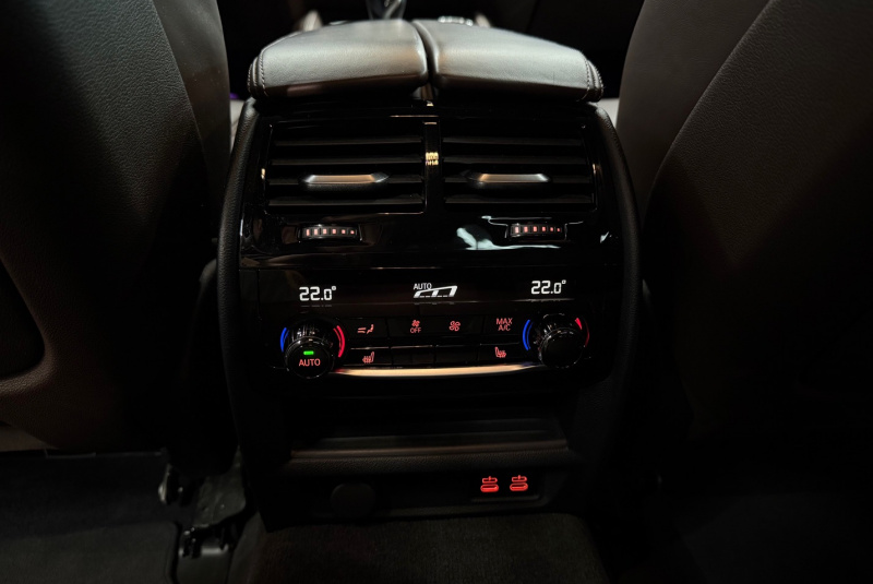  Ponuka vozidiel / BMW Rad 5 M550i xDrive A/T - video