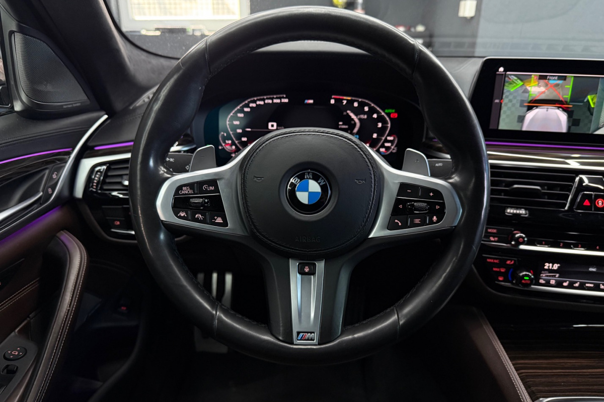 Ponuka vozidiel / BMW Rad 5 M550i xDrive A/T - video