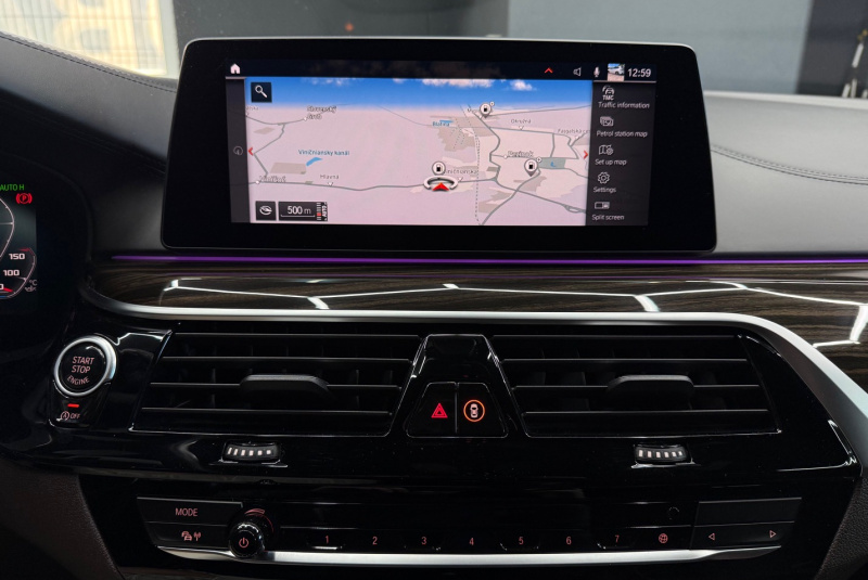  Ponuka vozidiel / BMW Rad 5 M550i xDrive A/T - video