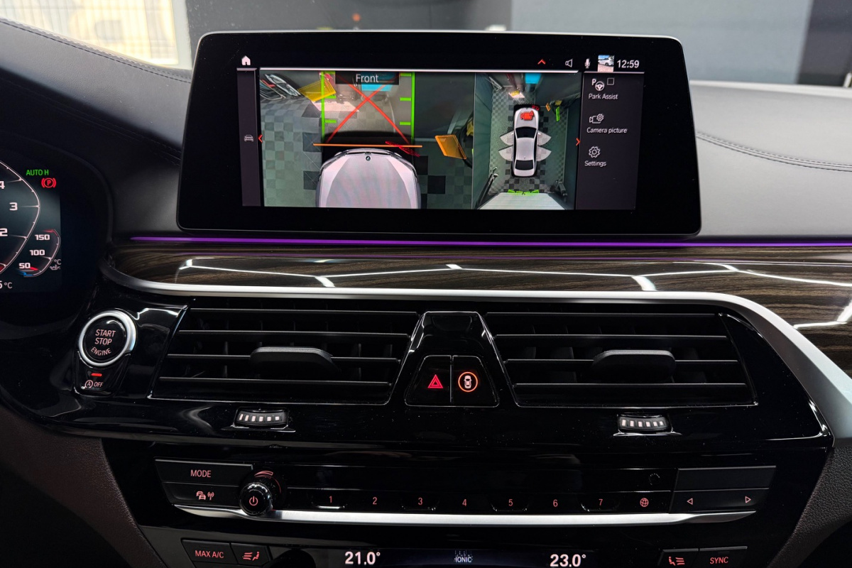 Ponuka vozidiel / BMW Rad 5 M550i xDrive A/T - video