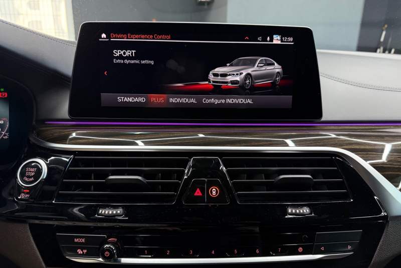  Ponuka vozidiel / BMW Rad 5 M550i xDrive A/T - video