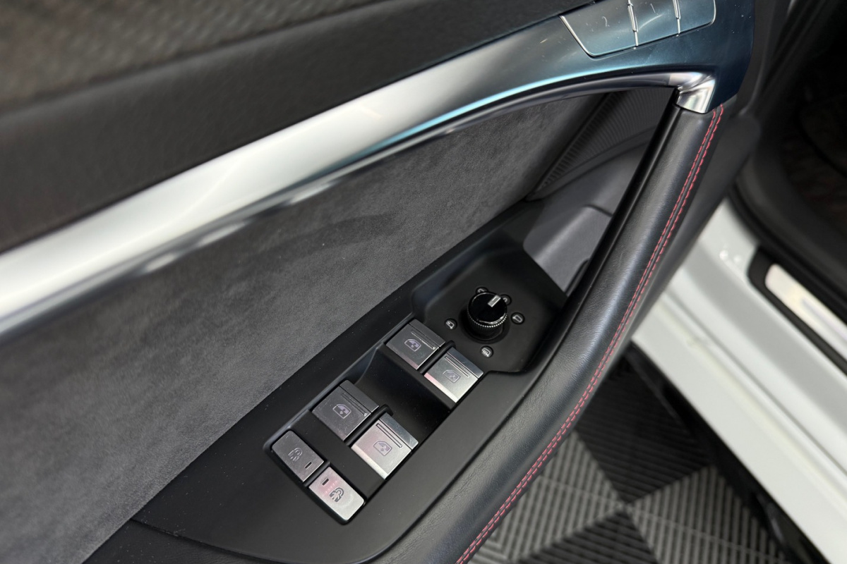 Ponuka vozidiel / Audi RS6 Avant 4.0 TFSI Quattro Full Carbon Akrapovic - video