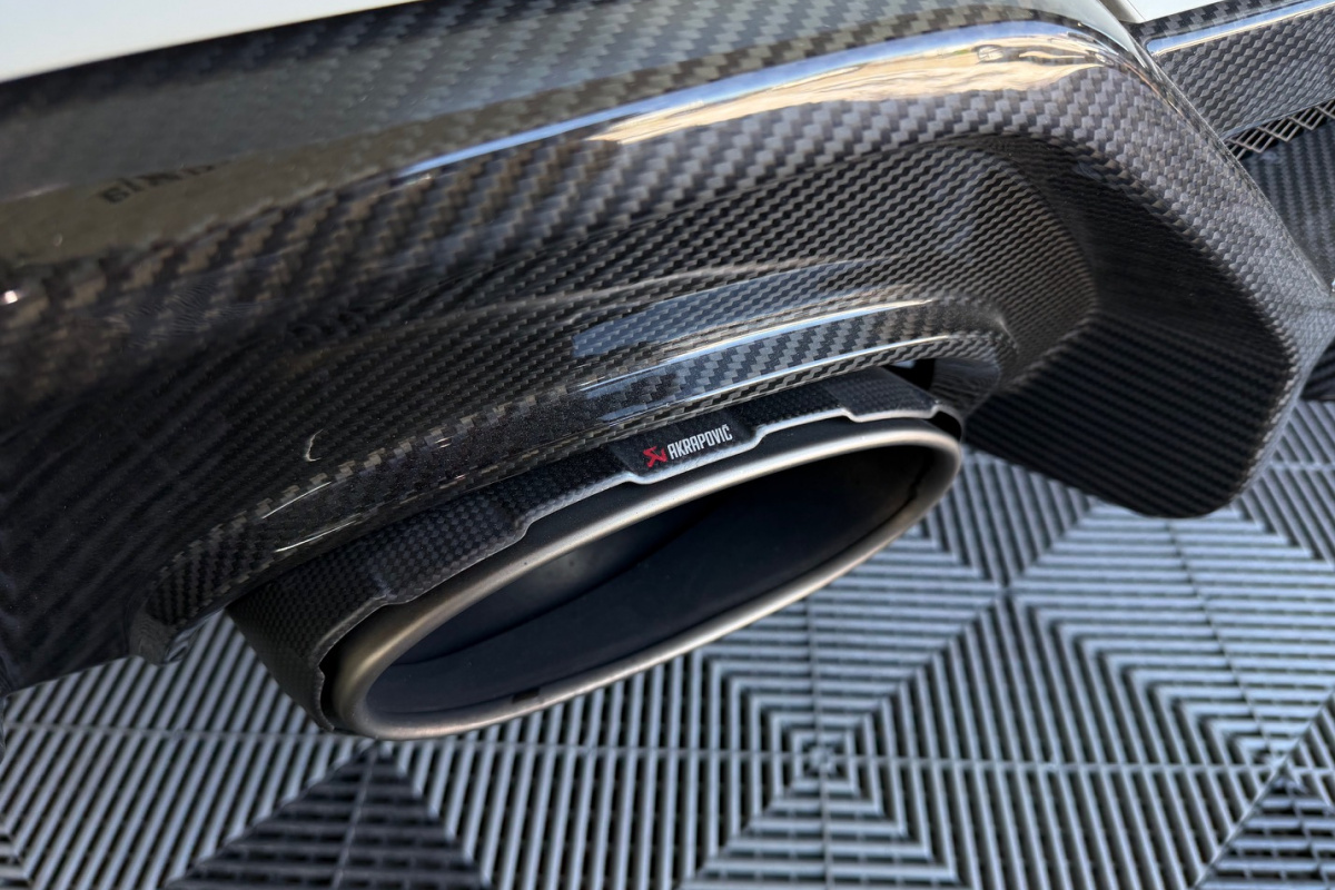 Ponuka vozidiel / Audi RS6 Avant 4.0 TFSI Quattro Full Carbon Akrapovic - video