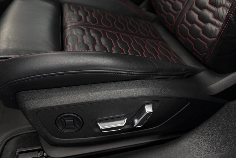  Ponuka vozidiel / Audi RS6 Avant 4.0 TFSI Quattro Full Carbon Akrapovic - video