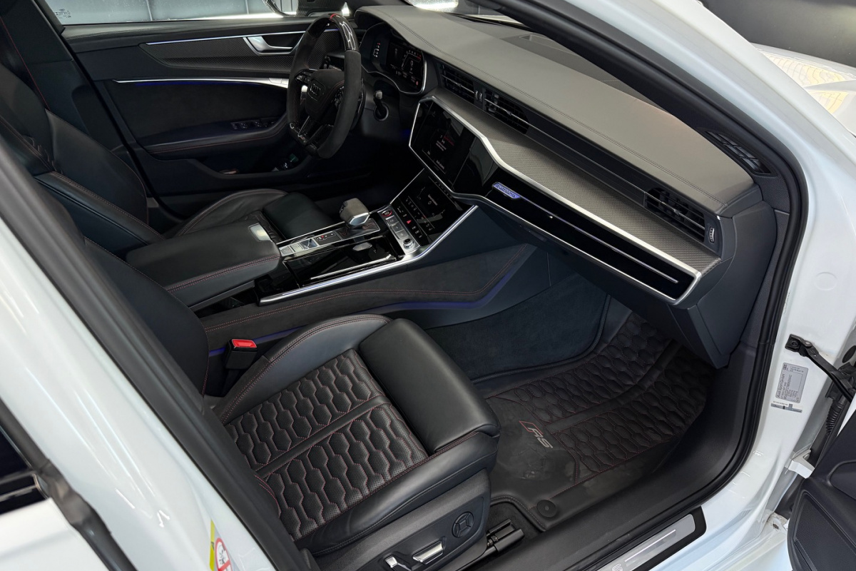 Ponuka vozidiel / Audi RS6 Avant 4.0 TFSI Quattro Full Carbon Akrapovic - video