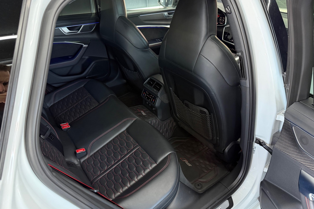 Ponuka vozidiel / Audi RS6 Avant 4.0 TFSI Quattro Full Carbon Akrapovic - video