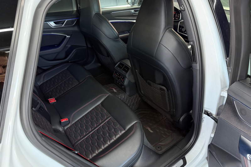  Ponuka vozidiel / Audi RS6 Avant 4.0 TFSI Quattro Full Carbon Akrapovic - video