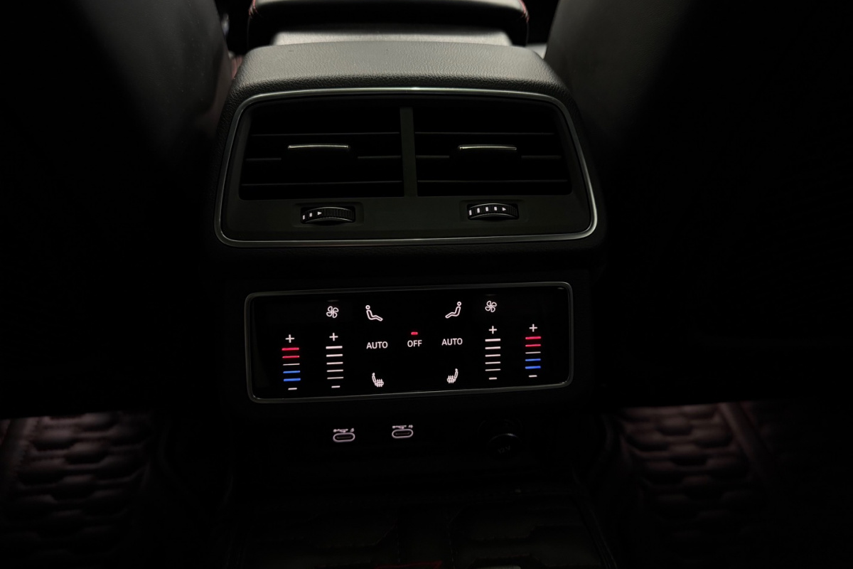 Ponuka vozidiel / Audi RS6 Avant 4.0 TFSI Quattro Full Carbon Akrapovic - video