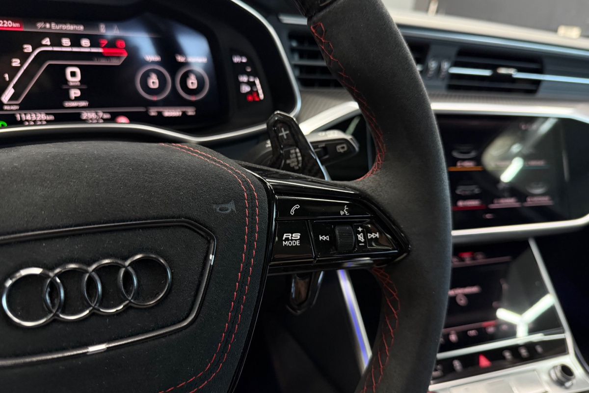 Ponuka vozidiel / Audi RS6 Avant 4.0 TFSI Quattro Full Carbon Akrapovic - video