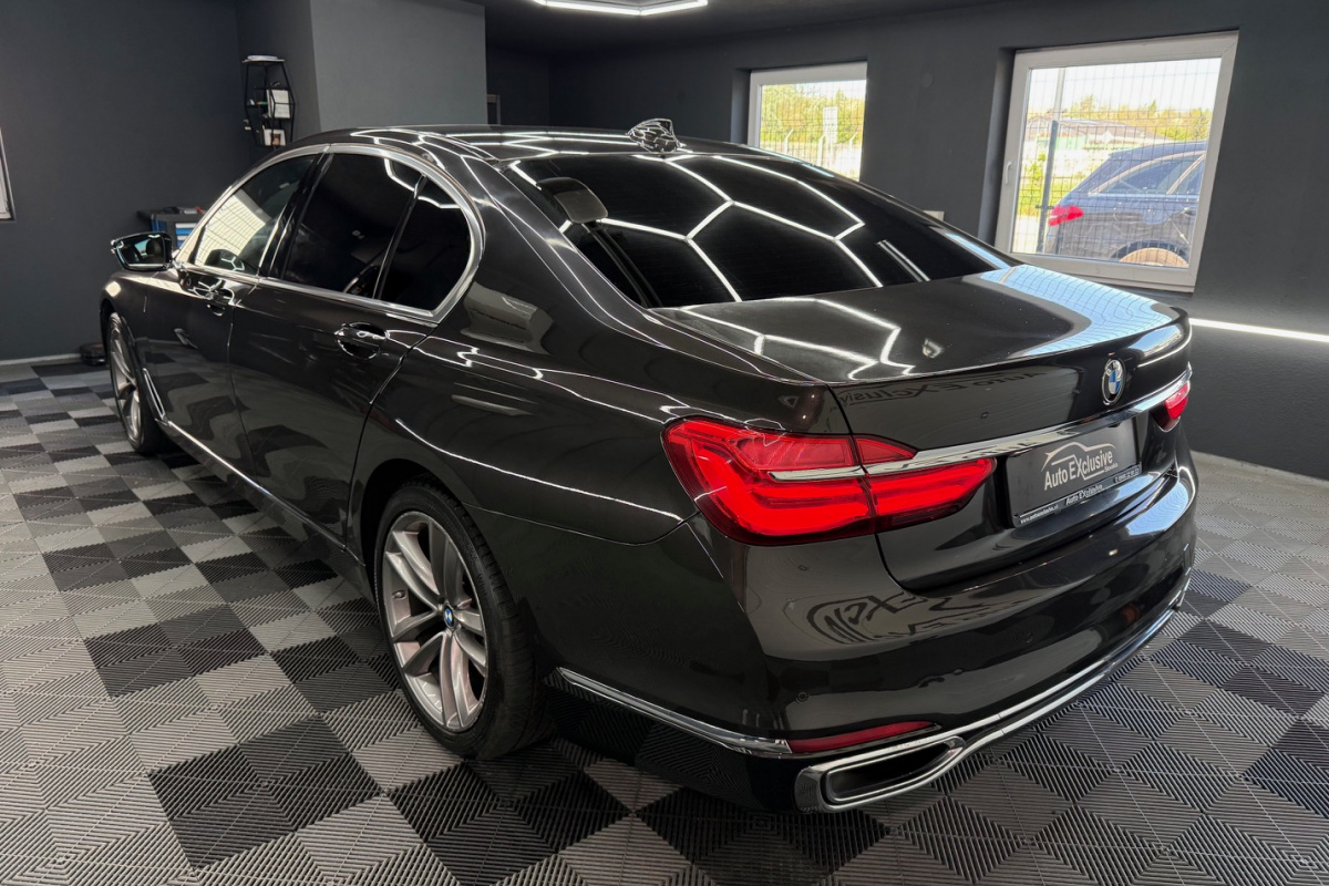 Ponuka vozidiel / BMW 730d xDrive A/T - video