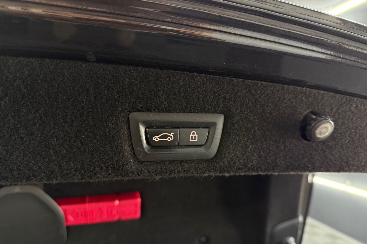 Ponuka vozidiel / BMW 730d xDrive A/T - video