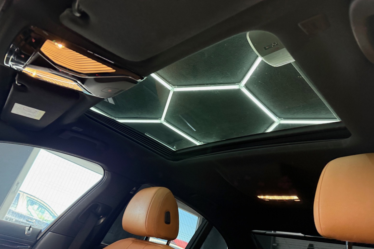 Ponuka vozidiel / BMW 730d xDrive A/T - video