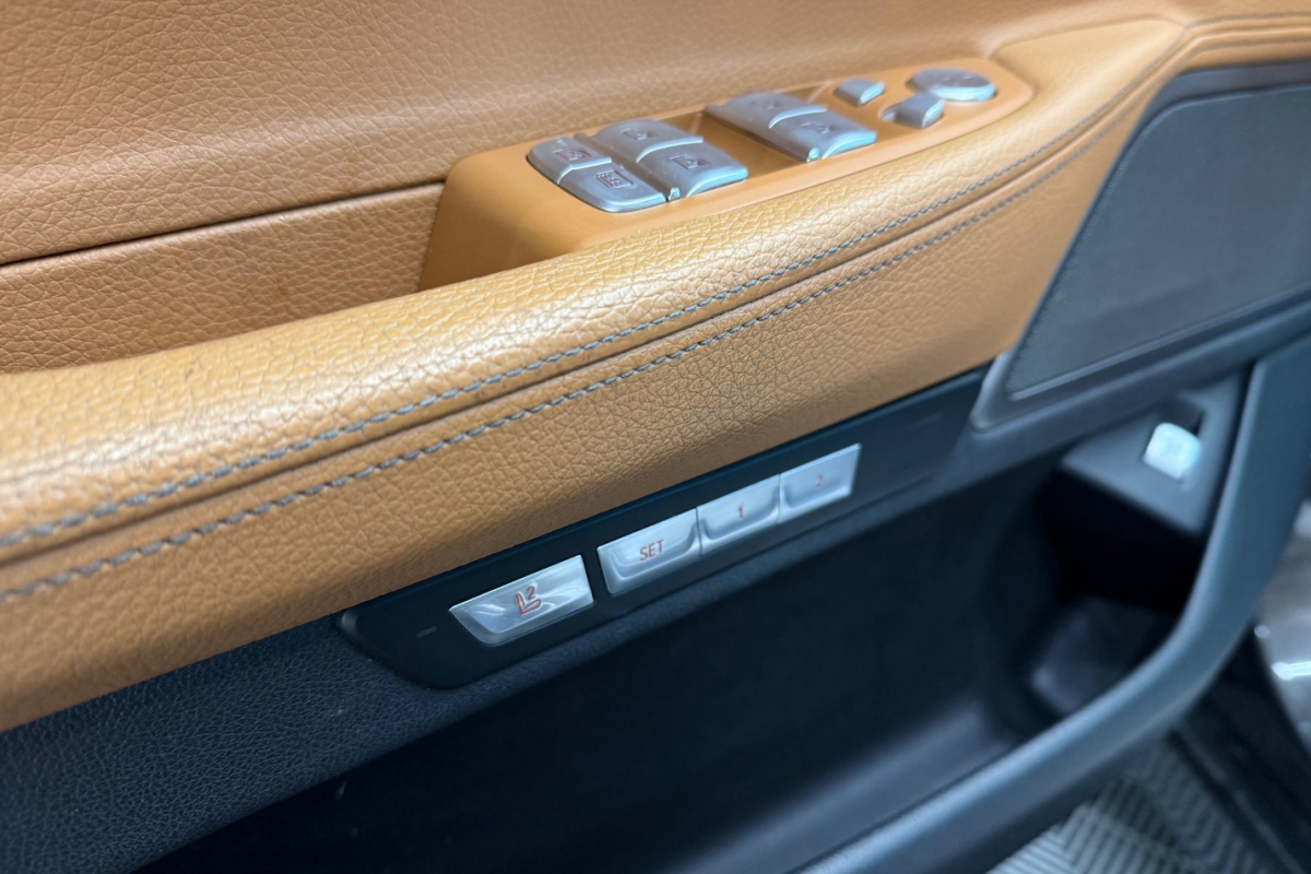 Ponuka vozidiel / BMW 730d xDrive A/T - video