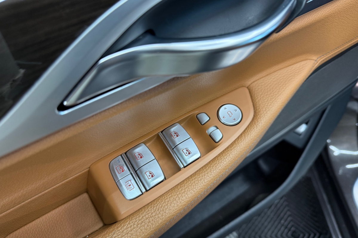 Ponuka vozidiel / BMW 730d xDrive A/T - video