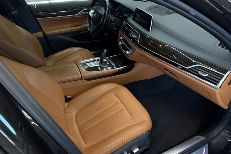  Ponuka vozidiel / BMW 730d xDrive A/T - video