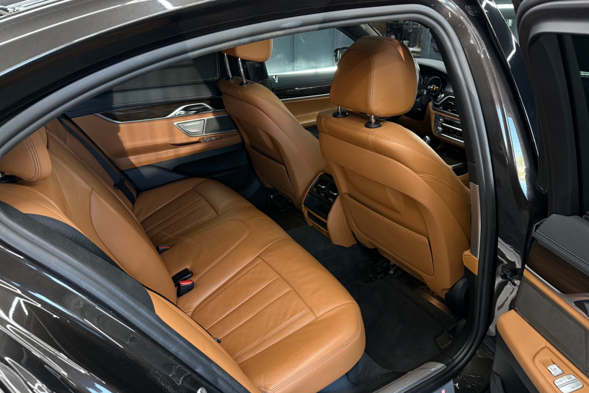 Ponuka vozidiel / BMW 730d xDrive A/T - video Ponuka vozidiel / BMW 730d xDrive A/T - video
