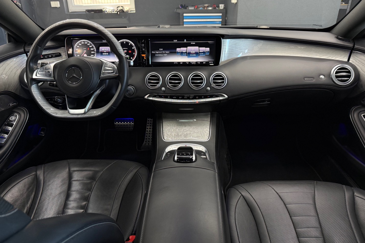 Ponuka vozidiel / Mercedes-Benz S trieda Kupé 400 4matic - video