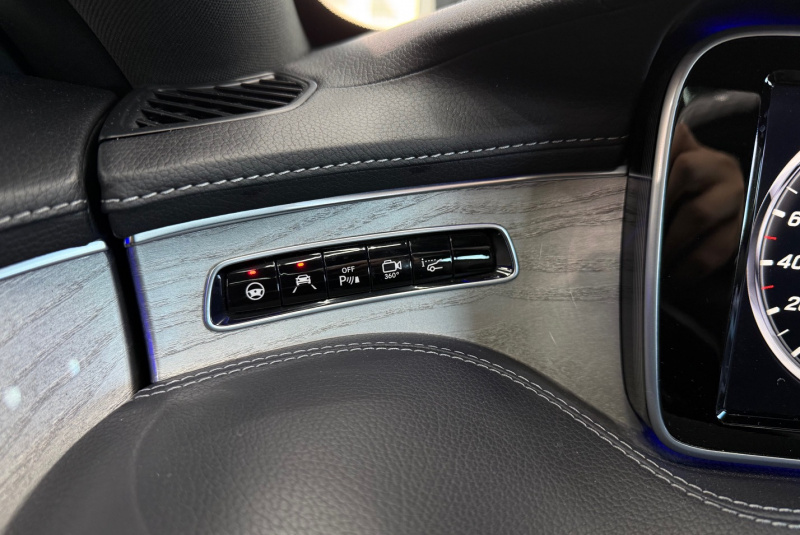  Ponuka vozidiel / Mercedes-Benz S trieda Kupé 400 4matic - video