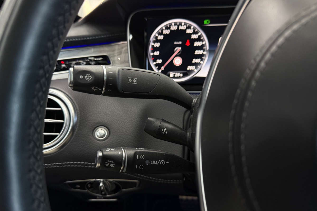 Ponuka vozidiel / Mercedes-Benz S trieda Kupé 400 4matic - video