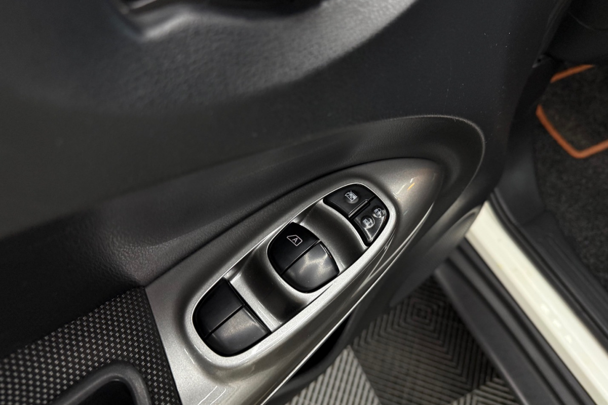 Ponuka vozidiel / Nissan Juke 1.6 l 94k Visia - video