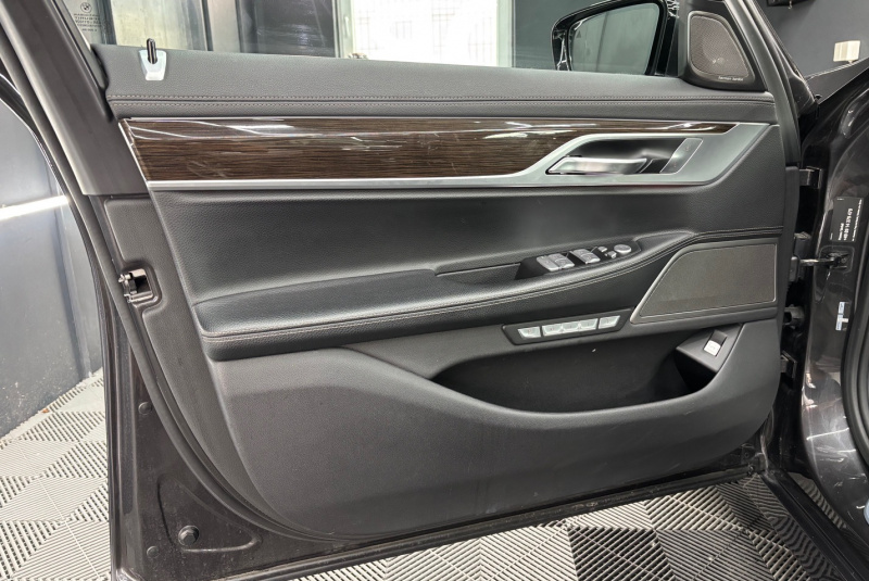 Ponuka vozidiel / BMW Rad 7 730d A/T - video Ponuka vozidiel / BMW Rad 7 730d A/T - video