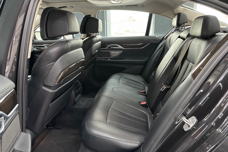  Ponuka vozidiel / BMW Rad 7 730d A/T - video