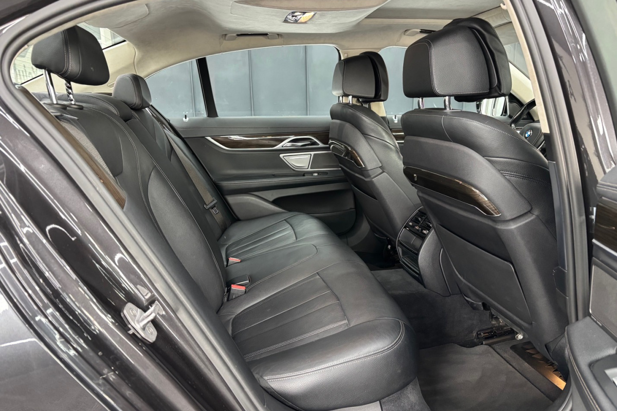 Ponuka vozidiel / BMW Rad 7 730d A/T - video Ponuka vozidiel / BMW Rad 7 730d A/T - video