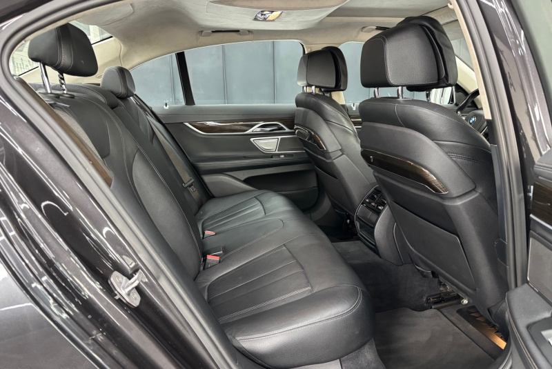 Ponuka vozidiel / BMW Rad 7 730d A/T - video Ponuka vozidiel / BMW Rad 7 730d A/T - video