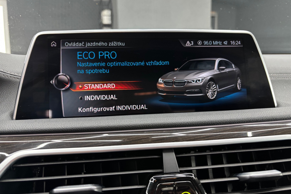 Ponuka vozidiel / BMW Rad 7 730d A/T - video