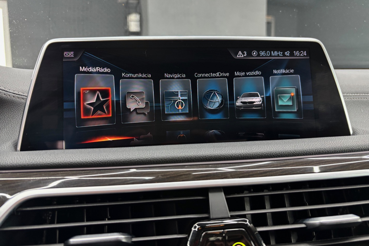 Ponuka vozidiel / BMW Rad 7 730d A/T - video