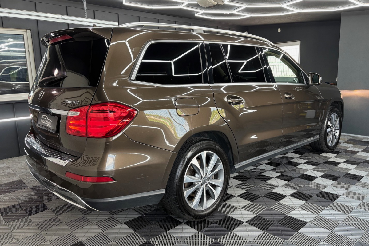 Ponuka vozidiel / Mercedes-Benz GL 350 CDI BlueTEC 4MATIC - video