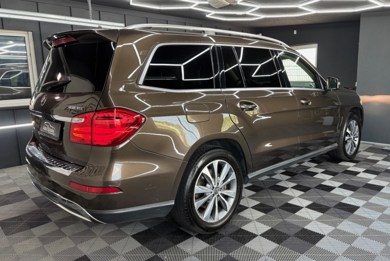  Ponuka vozidiel / Mercedes-Benz GL 350 CDI BlueTEC 4MATIC - video