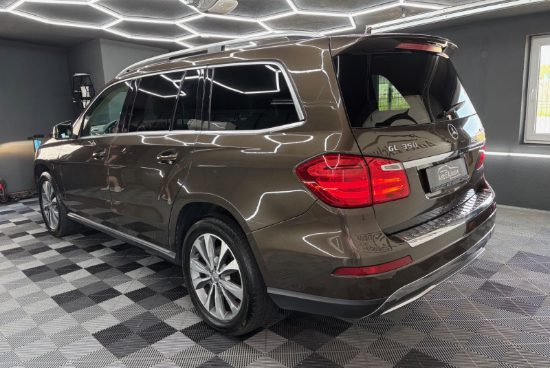  Ponuka vozidiel / Mercedes-Benz GL 350 CDI BlueTEC 4MATIC - video