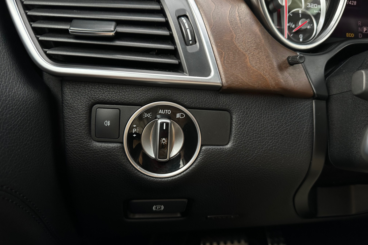 Ponuka vozidiel / Mercedes-Benz GL 63 AMG 4MATIC - video Ponuka vozidiel / Mercedes-Benz GL 63 AMG 4MATIC - video