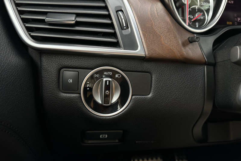 Ponuka vozidiel / Mercedes-Benz GL 63 AMG 4MATIC - video Ponuka vozidiel / Mercedes-Benz GL 63 AMG 4MATIC - video