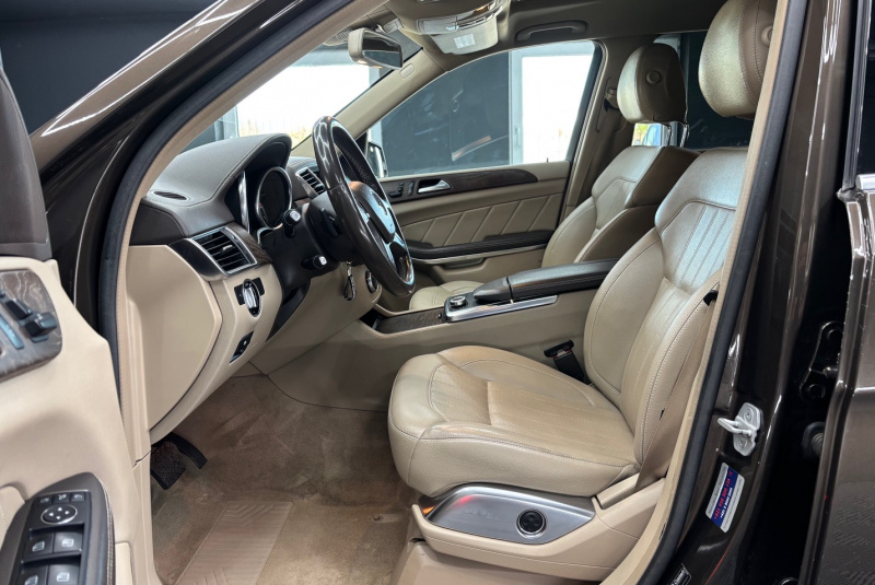  Ponuka vozidiel / Mercedes-Benz GL 350 CDI BlueTEC 4MATIC - video