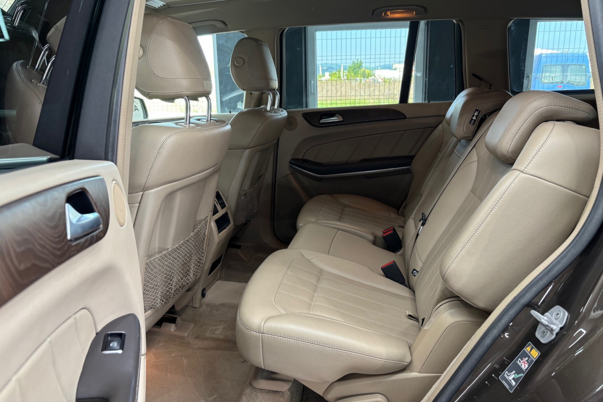Ponuka vozidiel / Mercedes-Benz GL 350 CDI BlueTEC 4MATIC - video